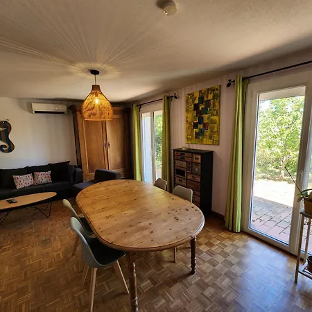 Maison Individuelle De Plain Pied Avec Jardin *
